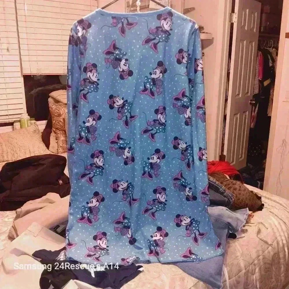 Women's Polyester Disney Minnie Mouse Sleepshirt Size L Snap Buttons Like New - Picture 6 of 11